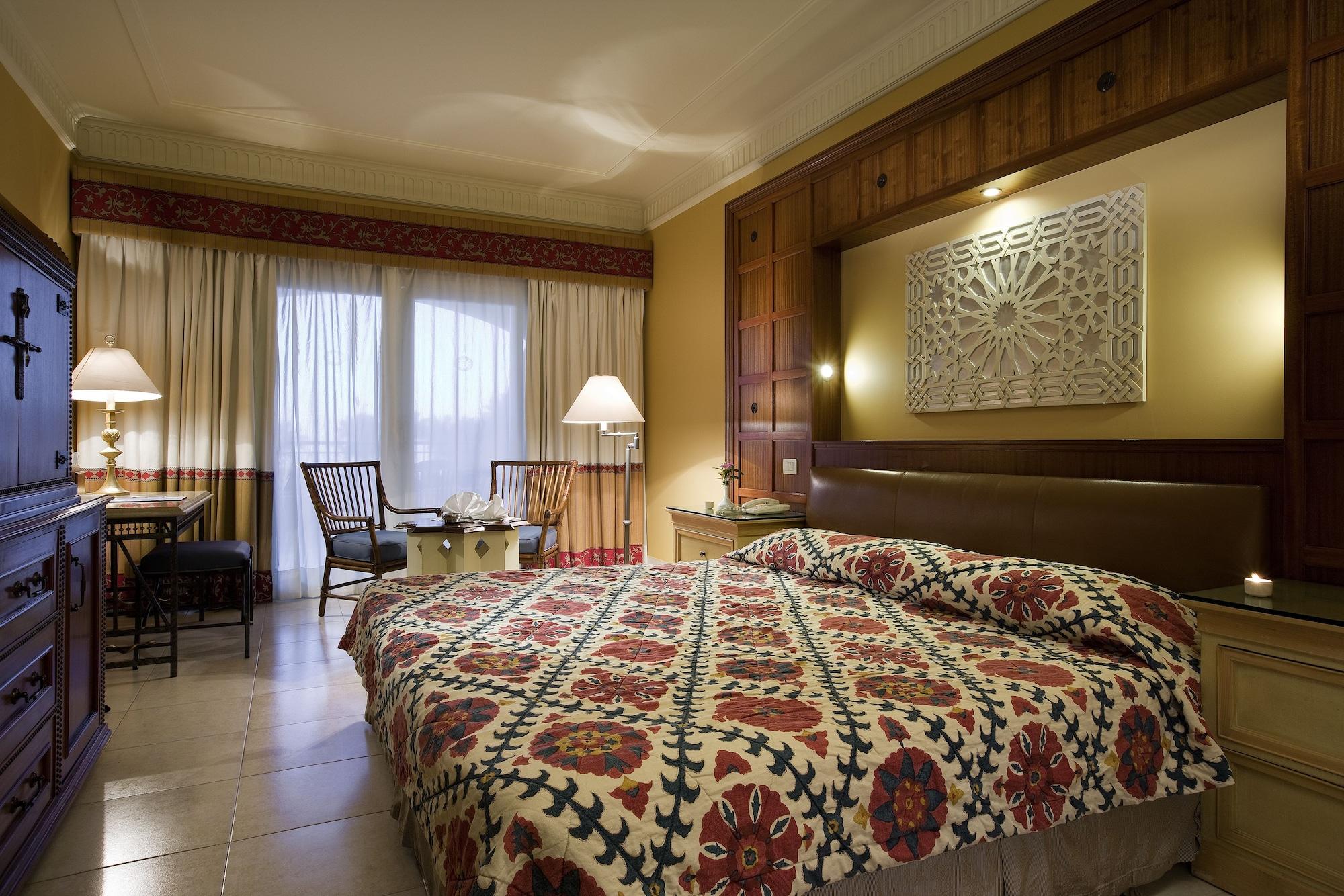 Mosaique Beach Resort Taba Heights Exterior photo A bedroom at the hotel