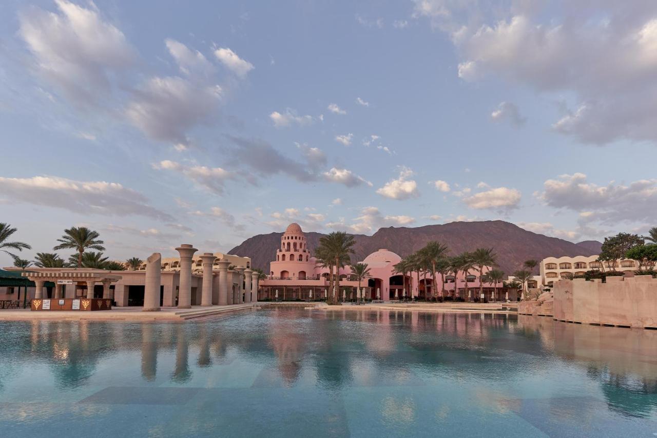 Mosaique Beach Resort Taba Heights Exterior photo The resort's main pool